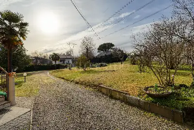 Casa Indipendente in vendita, Via Della Repubblica, Bisuschio