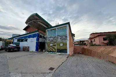 Negozio in vendita, Viale Aldo Moro, Olbia