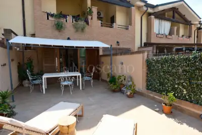 Villino a Schiera in vendita, Via Tina Modotti, Roma