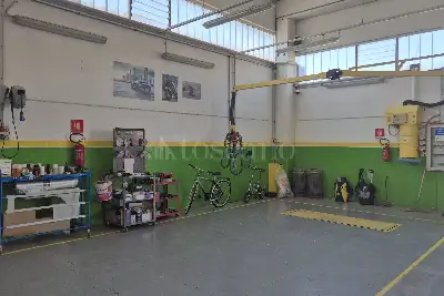 Capannone in vendita, Viale Toscana, Lodi Vecchio