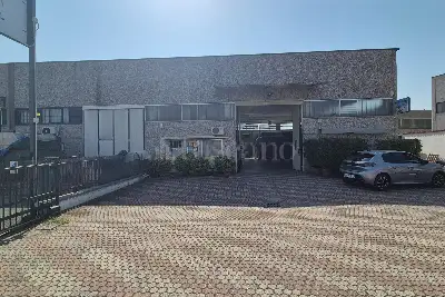 Capannone in vendita, Viale Toscana, Lodi Vecchio
