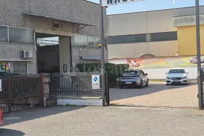 Capannone in vendita, Viale Toscana, Lodi Vecchio