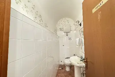 Laboratorio in vendita, Via San Pietro, Siena, Siena