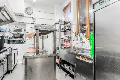 Attività Commerciale in vendita, Via Marconi, Besano