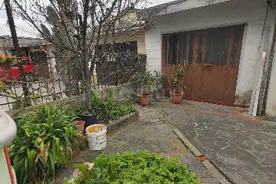 Villino a Schiera in vendita, Via Lunga di Cafaggio, Prato