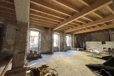 Casa Indipendente in vendita, Via Foscolo, Erba