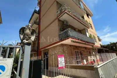 Casa in vendita, Via delle Acacie, Roma