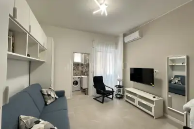 Casa in vendita, Via Giacinto Bruzzesi, Milano