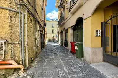 Box in vendita, Vicolo Sapienza - Avellino , Avellino