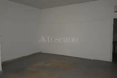 Negozio in affitto, via camollia 187, Siena