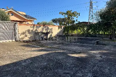 Casa Indipendente in vendita, Via Carife , Roma