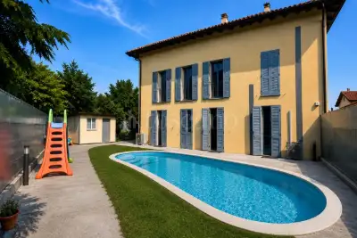 Villino a Schiera in vendita, Via Giuseppe de Finetti, Milano