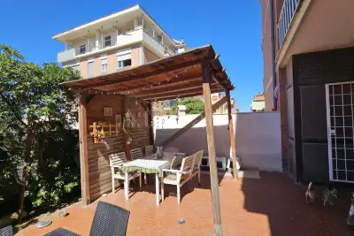 Casa in vendita, Via Germania, Pomezia