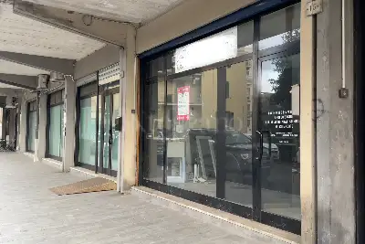 Negozio in vendita, Via Piave 16, Viterbo