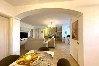 Villino a Schiera in vendita, Via Villa Mosca, Teramo