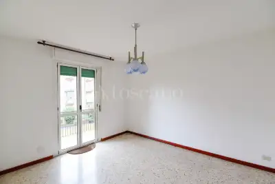 Casa in vendita, Via Giuseppe Grilloni, Como