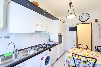 Casa in vendita, Via Petrarca, Merone