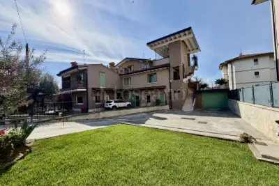 Villa Bifamiliare in vendita, Via Gottardo Briggia, Gussago