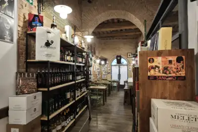 Attività Commerciale in vendita, Via Camollia, Siena