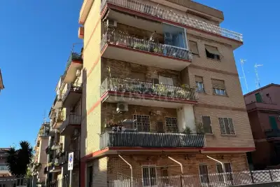 Casa in vendita, Via delle Acacie, Roma