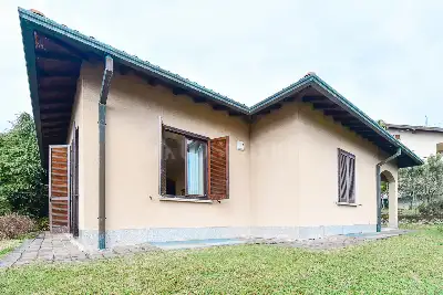 Villa in vendita, Via Al Ronco, Como