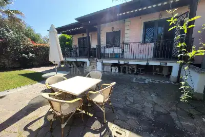 Villa in vendita, Via Torcegno, Roma