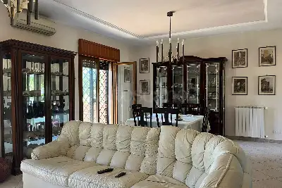 Villa Plurifamiliare in vendita, Via della Crisopa, Roma