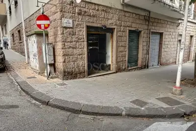 Negozio in vendita, Viale Umberto I 131, Sassari