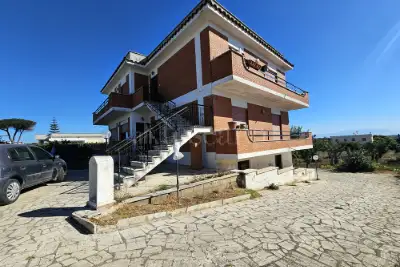 Villa in vendita, Via Rinascimento, Anzio