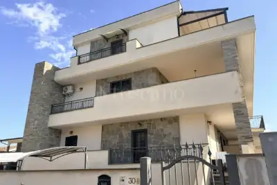Casa Indipendente in vendita, Via Treviso, Pomezia