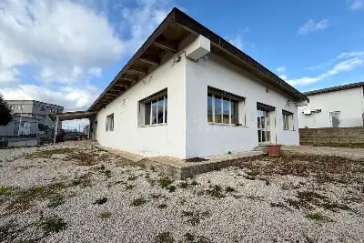 Capannone in vendita, Regione S'Utturu , Oschiri, Oschiri