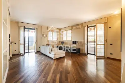 Casa in vendita, Via San Giuseppe Cottolengo, Milano