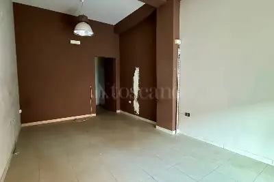 Negozio in vendita, Via Santissima Trinità, Avellino