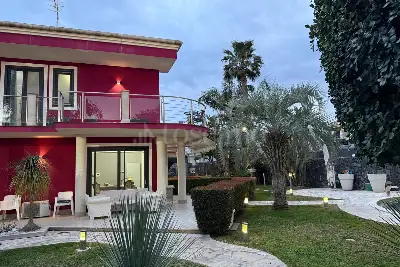 Villa in vendita, Via Dott. Pippo Cutuli, Aci Sant'Antonio