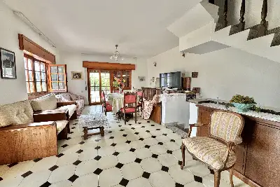 Villa in vendita, Via Gabriele D'Annunzio, Anzio