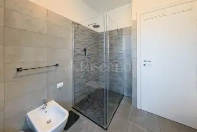 Villa Bifamiliare in vendita, Viale Ernesto Thomas, Brusimpiano