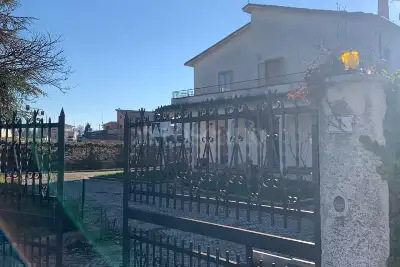 Casa Indipendente in vendita, Via Renato Fucini, Avezzano