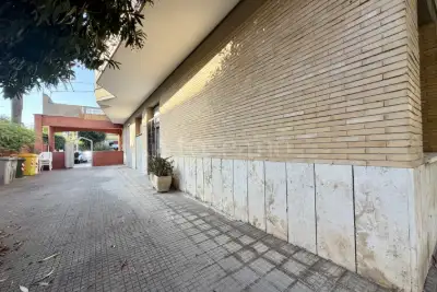 Negozio in affitto, Piazza Tor Caldara, Anzio