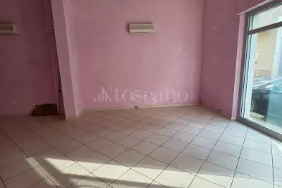 Negozio in vendita, Via IV Novembre, Loreto Aprutino