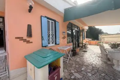 Villa in vendita, Via Acqua Solfa, Aprilia