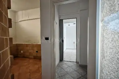 Negozio in vendita, Via Romolo, Brindisi