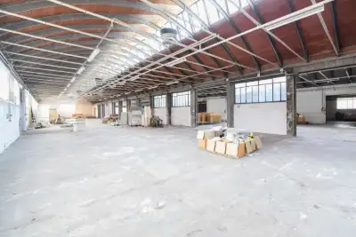 Magazzino in vendita, Via Anglieri, Cantù