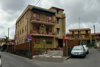 Magazzino in vendita, Via Giovanni Pascoli, Gravina di Catania