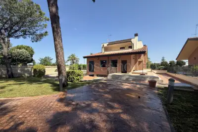 Villa Bifamiliare in affitto, Via Giovanni Giuseppe Gizzi, Roma