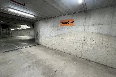 Box in affitto, Via Savona, Milano