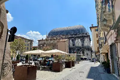 Negozio in affitto, Adiacente Piazza Loggia, Brescia