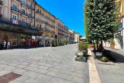 Negozio in affitto, Corso Vittorio Emanuele II, Avellino