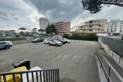 Ufficio in affitto, Via dei Castelli Romani, Pomezia