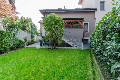 Villa in vendita, Via Privata Bitonto, Milano