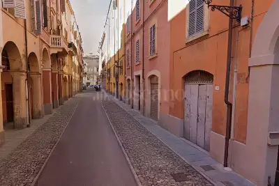 Magazzino in affitto, Via Nazario Sauro, Modena